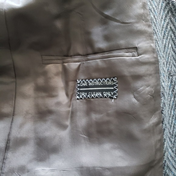 Vintage Ungaro Single Breasted Men's Wool Jacket - Size 43 Reg - Grey Chevron - Picture 6 of 10